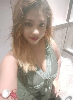 Call Girl Goa Advika