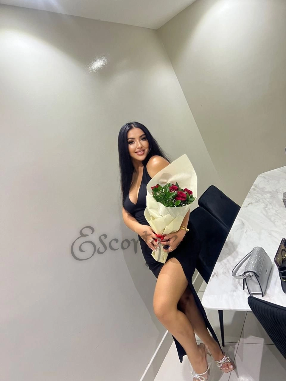 Call Girl Goa - Grand Hyatt Escort
