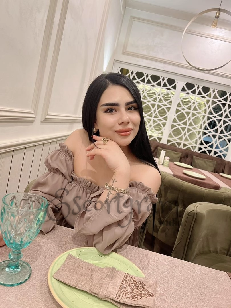 Call Girl Goa Kira
